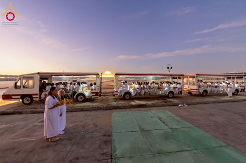 ภาพ No.276563:วันเสาร์ที่ 6 ธันวาคม  พ.ศ. 2568 พิธีเวียนประทักษิณและพิธีวันทาเจดีย์ โครงการอุปสมบทบูชาธรรมมหาปูชนียาจารย์ ประจำปี พ.ศ.2568 โครงการบวชพระนานาชาติ AEC และ WAB รุ่น CEO (นักบริหาร) รุ่นที่ 5 ณ มหาธรรมกายเจดีย์ วัดพระธรรมกาย