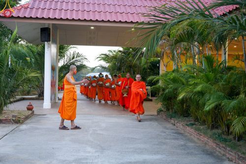 ภาพ No.104955:พิธีตักบาตรพระ ๑,๐๐๐ รูป ฉลองเมืองลำปาง ๑,๓๔๓ ปี วันเสาร์ที่ ๓๐ ธันวาคม พ.ศ. ๒๕๖๖ ณ ศูนย์ปฏิบัติธรรมลำปาง อำเภอเมือง จังหวัดลำปาง