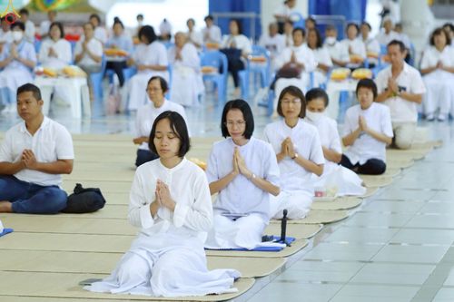 ภาพ No.240031:วันเสาร์ที่ 23 สิงหาคม พ.ศ. 2568 (วันพระ แรม 14 ค่ำ เดือน 9) พิธีบุพเปตพลี ครั้งที่ 169 ร่วมอุทิศบุญแด่หมู่ญาติที่ล่วงลับไปแล้ว และสืบทอดอายุพระพุทธศาสนา ณ หอฉันคุณยายอาจารย์ฯ วัดพระธรรมกาย