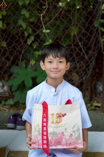 ภาพ No.233635:วันอาทิตย์ที่ 6 กรกฎาคม พ.ศ.2568 พิธีสมโภช 15 ปี วัดพระธรรมกายเกาลูน และพิธีมุทิตาสักการะเปรียญธรรม 9 ประโยค ณ วัดพระธรรมกายเกาลูน เขตปกครองพิเศษฮ่องกง สาธารณรัฐประชาชนจีน