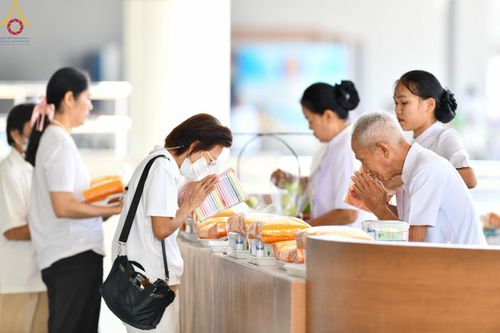 ภาพ No.211025:วันพฤหัสบดีที่ 13 มีนาคม พ.ศ. 2568  กิจกรรมวันพระ ขึ้น 15 ค่ำ เดือน 4 พิธีบุพเปตพลี ครั้งที่ 160 และ พิธีฉลองชัยสวดธัมจักรกัปปวัตนสูตร ครบ 7,196,000,000 จบ ณ วัดพระธรรมกาย