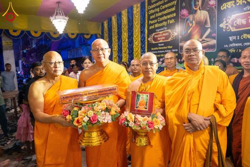 ภาพ No.179642:พิธีทอดกฐินสมทบ ณ วัดพุทธรัตนางกูร พิหาร (Bouddha Ratnangkur Bihar) เมืองกัลกัตตา ประเทศอินเดีย วันที่ 9 พฤศจิกายน พ.ศ. 2567