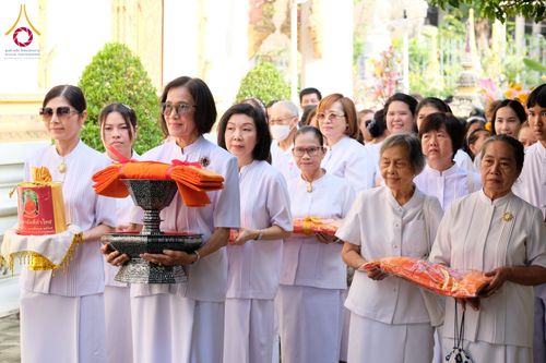 ภาพ No.182547:พิธีทอดกฐิน ณ วัดจันทร์นอก กรุงเทพมหานคร  ในโครงการทอดกฐินสามัคคีทั่วไทย 30,000 วัด บูชาธรรม 80 ปี หลวงพ่อธัมมชโย โดยคณะศิษยานุศิษย์วัดพระธรรมกาย วันที่ 10 พฤศจิกายน พ.ศ. 2567