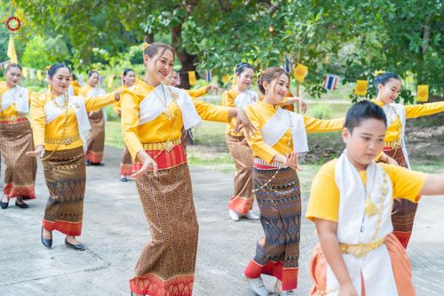 ภาพ No.179175:พิธีทอดกฐิน ณ ศูนย์ปฎิบัติธรรมศรีสะเกษ (สวนป่าตะวันธรรม) อ.กันทรารมย์ จ.ศรีสะเกษ ในโครงการกฐินสามัคคีทั่วไทย 30,000 วัด บูชาธรรม 80 ปี หลวงพ่อธัมมชโย โดยคณะศิษยานุศิษย์วัดพระธรรมกาย วันที่ 26 ตุลาคม พ.ศ. 2567