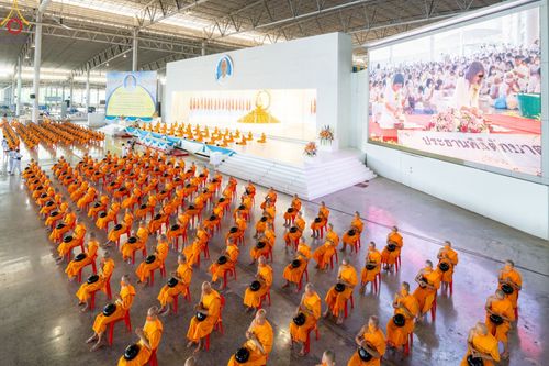 ภาพ No.86792:พิธีตักบาตร , พิธีบูชาข้าวพระ , พิธีจุดเทียนใจ ไฟนิรันดร์ อนันตชัย ในวันอาทิตย์ต้นเดือน 3 กันยายน พ.ศ. 2566 ณ วัดพระธรรมกาย