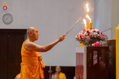 ภาพ No.244739:วันเสาร์ที่ 6 กันยายน พ.ศ. 2568 พิธีถวายบาตร บรรพชา อุปสมบทของนาคธรรมทายาท โครงการอุปสมบทหมู่บูชาธรรมครบรอบ 108 ปี  วันครูผู้ค้นพบวิชชาธรรมกาย ณ โบสถ์พระไตรปิฎก วัดพระธรรมกาย