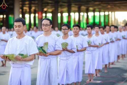 ภาพ No.179949:พิธีปลงผมนาคธรรมทายาท ในโครงการอุปสมบทหมู่ บูชาธรรมมหาปูชนียาจารย์ (ศูนย์อบรมวัดพระธรรมกาย) วันที่ 1 ธันวาคม พ.ศ. 2567 ณ ลานธรรมหารัตนวิหารคด วัดพระธรรมกาย จ.ปทุมธานี