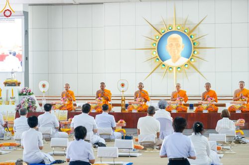 ภาพ No.212606:วันพฤหัสบดีที่ 20 มีนาคม พ.ศ. 2568 พิธีเจริญพระพุทธมนต์ เนื่องในอายุวัฒนมงคลครบ 74 ปี พระภาวนาธรรมวิเทศ วิ. (ภูเบศ ฌานาภิญโญ) ณ หอฉันคุณยายฯ วัดพระธรรมกาย