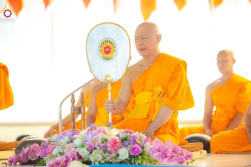 ภาพ No.137121:พิธีตักบาตร และปฏิบัติธรรม ในวันวิสาขบูชา วันพุธที่ 22 พฤษภาคม พ.ศ. 2567 ( วันพระขึ้น15 ค่ำ เดือน 6 ) ณ วัดพระธรรมกาย จ.ปทุมธานี