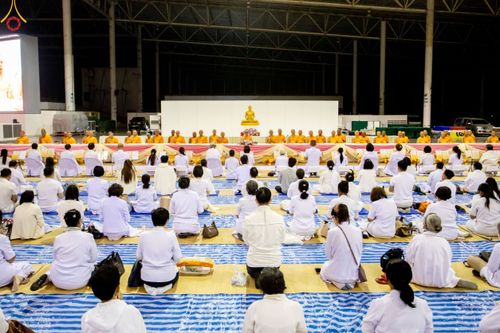 ภาพ No.188467:พิธีถวายภัตตาหารเป็นสังฆทาน แด่พระธรรมยาตรา ในโครงการธรรมยาตรา กตัญญูบูชา มหาปูชนียาจารย์ พระมงคลเทพมุนี(สด จนฺทสโร) พระผู้ปราบมาร อนุสรณ์สถาน 7 แห่ง ปีที่ 13 ณ สภาธรรมกายสากล วัดพระธรรมกาย วันที่ 3 มกราคม พ.ศ. 2568