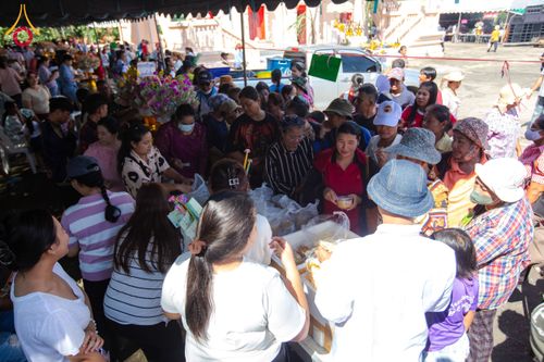 ภาพ No.169963:พิธีทอดกฐิน ณ วัดเขาสมอระบัง จ.เพชรบุรี ในโครงการกฐินสามัคคีทั่วไทย 30,000 วัด บูชาธรรม 80 ปี หลวงพ่อธัมมชโย โดยคณะศิษยานุศิษย์วัดพระธรรมกาย วันที่ 26 ตุลาคม พ.ศ. 2567