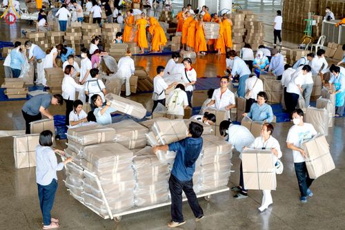 ภาพ No.218575:วันพฤหัสบดีที่ 17 เมษายน พ.ศ. 2568 การเตรียมงานในลานธรรม , สภาธรรมกายสากล , วิหารคด  เพื่องานวันคุ้มครองโลก 22 เมษายน พ.ศ. 2568