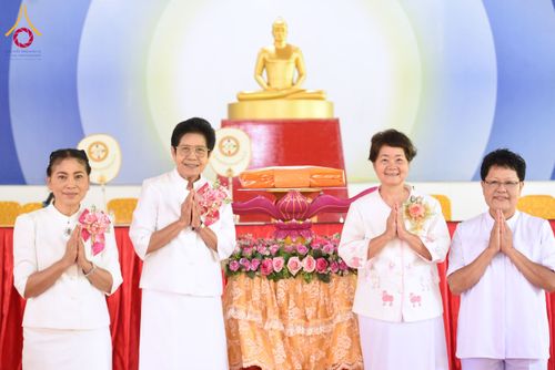 ภาพ No.166289:พิธีทอดกฐิน ณ ศูนย์ปฏิบัติธรรมบุญประสาน ในโครงการกฐินสามัคคีทั่วไทย 30,000 วัด บูชาธรรม 80 ปี หลวงพ่อธัมมชโย โดยคณะศิษยานุศิษย์วัดพระธรรมกาย วันที่ 19 ตุลาคม พ.ศ. 2567