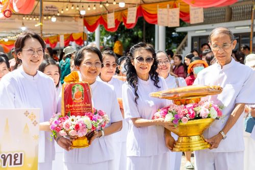 ภาพ No.167015:พิธีทอดกฐิน ณ วัดอัยยิการาม จ.ปทุมธานี ในโครงการกฐินสามัคคีทั่วไทย 30,000 วัด บูชาธรรม 80 ปี หลวงพ่อธัมมชโย โดยคณะศิษยานุศิษย์วัดพระธรรมกาย วันที่ 23 ตุลาคม พ.ศ. 2567