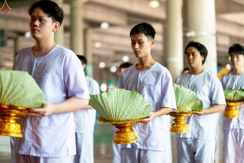 ภาพ No.228470:วันเสาร์ที่ 7 มิถุนายน พ.ศ. 2568 พิธีปลงผมโครงการอุปสมบทหมู่ธรรมทายาท ระดับอุดมศึกษา รุ่นที่ 52 ภาคฤดูฝน ณ วิหารคด 9 วัดพระธรรมกาย