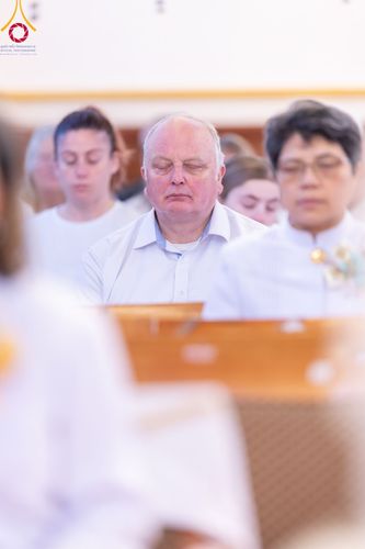 ภาพ No.96380:พิธีทอดกฐินราชันปฐพี ราชินีที่ดิน เพื่อซื้อที่ดินหลังโบสถ์ ฉลองครบรอบ 10 ปีสถาปนาโบสถ์วัดพุทธ วันอาทิตย์ที่ 19 พฤศจิกายน พ.ศ. 2566 ณ วัดพระธรรมกายนิวคาสเซิล ประเทศอังกฤษ