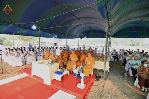 ภาพ No.76456:พิธีกลั่นแผ่นดิน โปรยดอกไม้ ขนทรายเข้าศูนย์ เพื่อสร้างอาคารปฏิบัติธรรม 80 ปี หลวงพ่อธัมมชโย  ณ ศูนย์ปฏิบัติธรรมวิหารแดง ตำบลเจริญธรรม อำเภอวิหารแดง จ.สระบุรี วันอาทิตย์ที่ 19 กุมภาพันธ์ พ.ศ. 2566