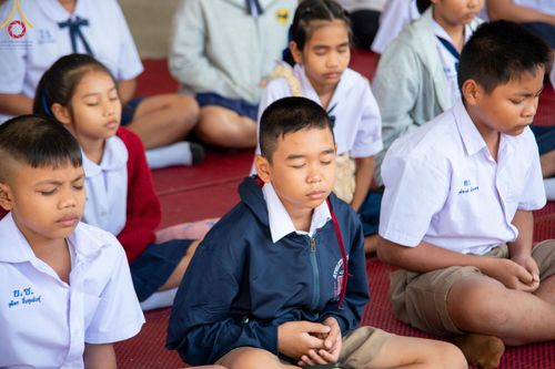 ภาพ No.189769:พิธีทอดผ้าป่าทำนุบำรุงศาสนสถาน ณ วัดอัมพวัน ต.สองพี่น้อง อ.สองพี่น้อง จ.สุพรรณบุรี ในโครงการธรรมยาตรา กตัญญูบูชา มหาปูชนียาจารย์ พระมงคลเทพมุนี(สด จนฺทสโร) พระผู้ปราบมาร อนุสรณ์สถาน 7 แห่ง ปีที่ 13 วันที่ 5 มกราคม พ.ศ. 2568