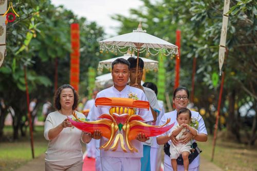 ภาพ No.165699:พิธีทอดกฐิน ศูนย์ปฎิบัติธรรมดอยหล่อ จ.เชียงใหม่ ในโครงการกฐินสามัคคีทั่วไทย 30,000 วัด บูชาธรรม 80 ปี หลวงพ่อธัมมชโย โดยคณะศิษยานุศิษย์วัดพระธรรมกาย วันที่ 20 ตุลาคม พ.ศ. 2567