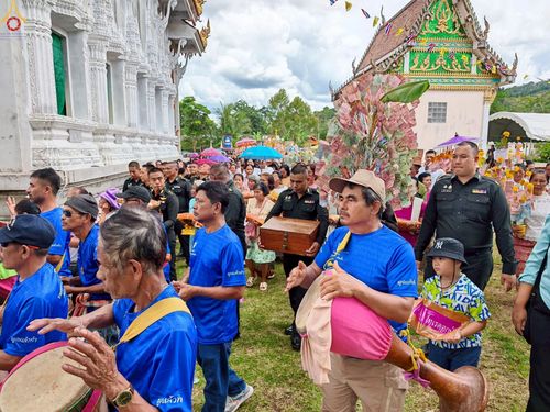 ภาพ No.270636:วันที่ 19 ตุลาคม พ.ศ. 2568 พิธีทอดกฐินสามัคคีทั่วไทย ณ วัดบ้านลุ่ม อ.นาทวี จ.สงขลา โดยคณะศิษยานุศิษย์ บูชาธรรม 81 ปี หลวงพ่อธัมมชโย