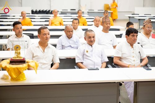 ภาพ No.222667:วันที่ 23 เมษายน พ.ศ. 2568 หลวงพ่อทัตตชีโวต้อนรับคณะสงฆ์เนปาล ณ อาคาร 100 ปี คุณยายมหารัตนอุบาสิกาจันทร์ ขนนกยูง วัดพระธรรมกาย