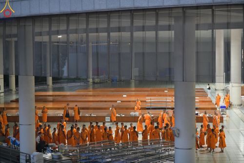 ภาพ No.184742:พิธีถวายภัตตาหารเมนูสวรรค์ "เพื่อการบรรลุธรรม" เนื่องในวาระอายุวัฒนมงคล 84 ปี หลวงพ่อทัตตชีโว วันเสาร์ที่ 21 ธันวาคม พ.ศ. 2567 ณ หอฉันคุณยายอาจารย์ฯ วัดพระธรรมกาย