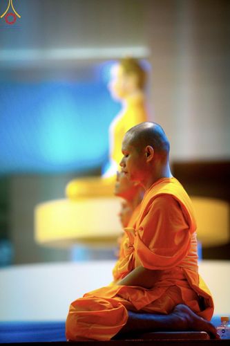 ภาพ No.59181:พิธีเจริญพระพุทธมนต์ ถวายภัตตาหารเป็นสังฆทาน เนื่องในวาระอายุวัฒนมงคล 80 ปี หลวงพ่อธัมมชโย ณ สภาธรรมกายสากล วัดพระธรรมกาย วันพุธที่ 24 เมษายน พ.ศ.2567