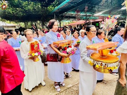 ภาพ No.163754:โครงการกฐินสามัคคีทั่วไทย 30,000 วัด บูชาธรรม 80 ปี หลวงพ่อธัมมชโย โดย คณะศิษยานุศิษย์วัดพระธรรมกาย ณ วัดเจริญพรต อ.พระทองคำ จ.นครราชสีมา วันที่ 20 ตุลาคม พ.ศ. 2567