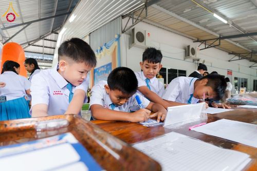 ภาพ No.181302:วันรวมพลังเด็กดีวีสตาร์ ครั้งที่ 17 ณ ธุดงคสถานสุราษฎร์ธานี ต.ขุนทะเล อ.เมือง จ.สุราษฎร์ธานี วันที่ 9 ธันวาคม พ.ศ. 2567