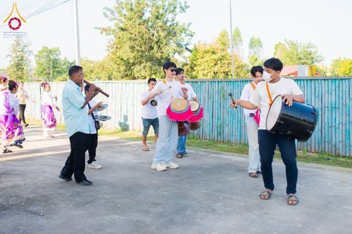 ภาพ No.178453:พิธีทอดกฐิน ณ วัดคลองราษฎ์เจริญ ต.ห้วยยั้ง อ.พรานกระต่าย จ.กำแพงเพชร ในโครงการทอดกฐินสามัคคีทั่วไทย 30,000 วัด บูชาธรรม 80 ปี หลวงพ่อธัมมชโย โดยคณะศิษยานุศิษย์วัดพระธรรมกาย วันที่ 14 พฤศจิกายน พ.ศ. 2567