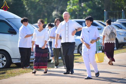 ภาพ No.174183:พิธีทอดกฐินสามัคคีสร้างทุกสิ่ง ปีที่ 8 ณ ธุดงคสถานอำนาจเจริญ ในโครงการกฐินสามัคคีทั่วไทย 30,000 วัด บูชาธรรม 80 ปี หลวงพ่อธัมมชโย โดยคณะศิษยานุศิษย์วัดพระธรรมกาย วันที่ 10 พฤศจิกายน พ.ศ. 2567