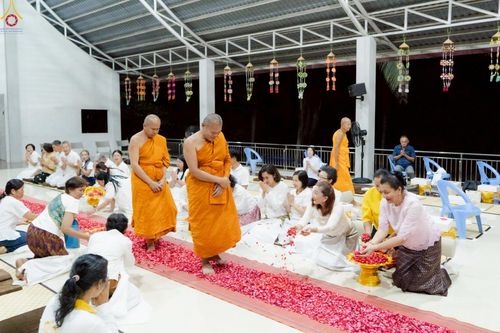 ภาพ No.234167:พิธีมุทิตาสักการะ "พระสิริรัตนเมธี" เจ้าคณะจังหวัดเลย ,พิธีถวายไทยธรรม ๙ วัด และพิธีทอดผ้าป่าเพื่อสร้างทุกสิ่ง  ในวาระทำบุญครบรอบ ๑๐ ปี ณ ศูนย์ปฏิบัติธรรมแก้วภูเรือ อ.ภูเรือ จ.เลย