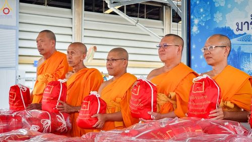 ภาพ No.90803:วัดพระธรรมกาย มูลนิธิธรรมกาย มอบถุงยังชีพและเครื่องอุปโภคบริโภค ช่วยเหลือผู้ประสบความเดือดร้อนจากอุทกภัย ด้วยห่วงใย ใส่ใจ ดูแลกัน ส่งมอบกำลังใจโดย ศูนย์ส่งเสริมศีลธรรมจังหวัดสุโขทัย วันที่ 6 ตุลาคม พ.ศ. 2566