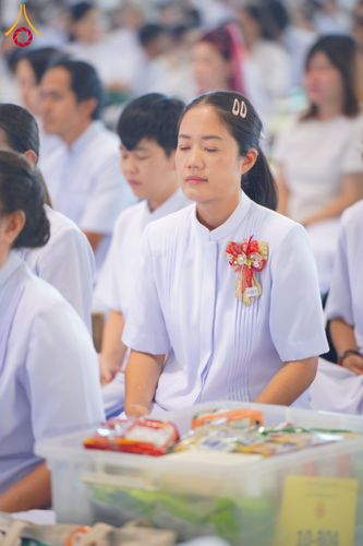 ภาพ No.133775:พิธีตักบาตร ข้าวสารอาหารแห้ง ณ บ้านแก้วเรือนทองคุณยายฯ สภาธรรมกายสากล วัดพระธรรมกาย วันอาทิตย์ต้นเดือนที่ 7 เมษายน พ.ศ. 2567