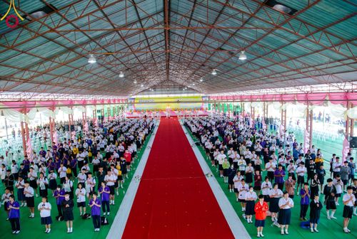 ภาพ No.97299:พิธีทอดผ้าป่า เพื่อสร้าง "ลานอเนกประสงค์พญานาค 4 ตระกูล" และพิธีจุดประทีปโคมลอย ลอยกระทง ถวายประทีปเป็นพุทธบูชา ณ พุทธอุทยานนานาชาติ จ.หนองคาย วันที่ 27 พฤศจิกายน พ.ศ. 2566