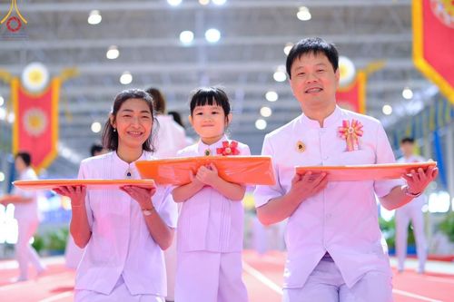 ภาพ No.177922:พิธีทอดผ้าป่าต้นสมบัติจักรพรรดิ ในวันอาทิตย์ที่ 1 ธันวาคม พ.ศ. 2567 ณ สภาธรรมกายสากล วัดพระธรรมกาย