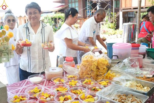 ภาพ No.83105:พิธีทอดผ้าป่ากำเเพงเเก้วเฟส 2 เฟสสำเร็จ  แผ่นดินอันศักดิ์สิทธิ์ สถานที่สถาปนา ปทุมเจดีย์ พระพุทธเจ้าห้าพระองค์  ณ ศูนย์อบรมเยาวชนปัตตานี อ.หนองจิก จ.ปัตตานี ในวันอาทิตย์ ที่ 25 มิถุนายน พ.ศ. 2566