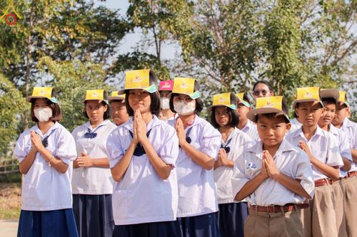 ภาพ No.189675:พิธีทอดผ้าป่าทำนุบำรุงศาสนสถาน ในโครงการธรรมยาตรา กตัญญูบูชา มหาปูชนียาจารย์ พระมงคลเทพมุนี(สด จนฺทสโร) พระผู้ปราบมาร อนุสรณ์สถาน 7 แห่ง ปีที่ 13 ณ วัดใหม่พิบูลย์ผล ต.บางเลน อ.สองพี่น้อง จ.สุพรรณบุรี วันที่ 5 มกราคม พ.ศ. 2568