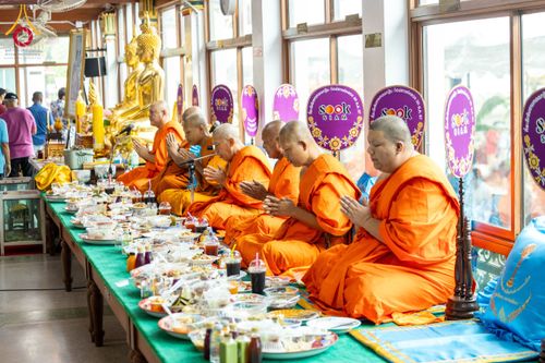 ภาพ No.183273:พิธีทอดกฐิน ณ วัดปรางค์หลวง จ.นนทบุรี ในโครงการทอดกฐินสามัคคีทั่วไทย 30,000 วัด บูชาธรรม 80 ปี หลวงพ่อธัมมชโย โดยคณะศิษยานุศิษย์วัดพระธรรมกาย วันที่ 20 ตุลาคม พ.ศ. 2567