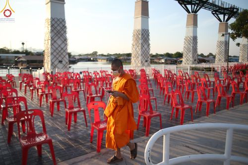 ภาพ No.185528:V.47 เบื้องหลังของเบื้องหน้า งานตักบาตรพระ 10,000 รูป ณ จ.กาญจนบุรี วันที่ 20-21 ธันวาคม พ.ศ. 2567