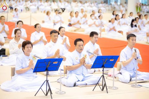 ภาพ No.180767:พิธีถวายภัตตาหารเมนูสวรรค์ และพิธีถวายอุปกรณ์กันหนาว แด่คณะพระภิกษุสามเณรวัดพระธรรมกาย วันอาทิตย์ที่ 8 ธันวาคม พ.ศ.2567 ณ สภาธรรมกายสากล วัดพระธรรมกาย