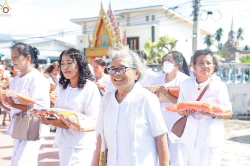 ภาพ No.257103:วันที่ 17 ตุลาคม พ.ศ. 2568 พิธีทอดกฐินสามัคคีทั่วไทย 30,000 วัด โดยคณะศิษยานุศิษย์ บูชาธรรม 81 ปี หลวงพ่อธัมมชโย ณ วัดใหม่คูเมือง อ.เดิมบางนางบวช จ.สุพรรณบุรี