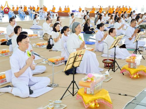 ภาพ No.262634:วันที่ 18,25 ตุลาคม พ.ศ. 2568 พิธีถวายภัตตาหารเมนูสวรรค์ เพื่อการบรรลุธรรม ณ หอฉันคุณยายอาจารย์ฯ วัดพระธรรมกาย