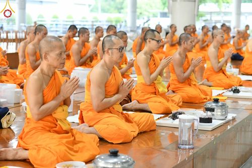 ภาพ No.157623:พิธีถวายภัตตาหารเมนูสวรรค์ ในพรรษาแห่งการเข้าถึงธรรม วันเสาร์ที่ 28 กันยายน พ.ศ. 2567 ณ หอฉันคุณยายอาจารย์ฯ วัดพระธรรมกาย