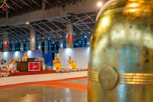 ภาพ No.198524:พิธีฉลองชัยสวดมนต์บทธัมมจักกัปปวัตนสูตร 7,051,919,116 จบ เนื่องในวันคล้ายวันเกิด 116 ปี คุณยายอาจารย์มหารัตนอุบาสิกาจันทร์ ขนนกยูง วันอาทิตย์ที่ 19 มกราคม พ.ศ. 2568 ณ มหารัตนวิหารคด วัดพระธรรมกาย จ.ปทุมธานี