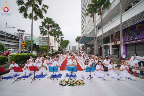 ภาพ No.173813:พิธีทอดกฐิน วัดภาวนาปีนัง ประเทศมาเลเซีย วันที่ 31 ตุลาคม พ.ศ. 2567