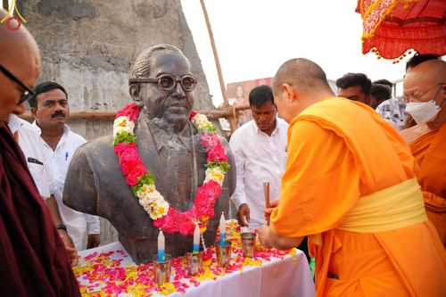 ภาพ No.212794:วันอาทิตย์ที่ 23 มีนาคม พ.ศ. 2568 ❖ คณะสงฆ์นานาชาติส่งมอบพระประธาน 108 องค์ ทั่วอินเดียรำลึกชาตกาล 134 ปี ดร.อัมเบดการ์