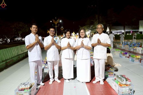 ภาพ No.235106:วันอาทิตย์ที่ 27 กรกฎาคม พ.ศ. 2568 พิธีตักบาตรพระ1,000 รูป ทำบุญเมืองพัทลุง ประธานสงฆ์ พระปริยัติวชิโรดม  เจ้าคณะจังหวัดพัทลุง ประธานฆราวาส นายรัฐศาสตร์ ชิดชู  ผู้ว่าราชการจังหวัดพัทลุง