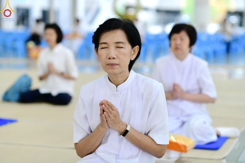 ภาพ No.165732:พิธีถวายภัตตาหารเมนูสวรรค์ วันที่ 26 ตุลาคม พ.ศ. 2567 ณ หอฉันคุณยายอาจารย์ฯ วัดพระธรรมกาย