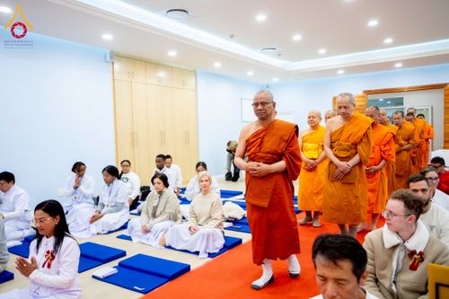 ภาพ No.233237:วันอาทิตย์ที่ 6 กรกฎาคม พ.ศ. 2568 พิธีถวายมหาสังฆทานแด่คณะสงฆ์ทั่วโลกและพิธีตักบาตรเนื่องในวันเข้าพรรษา  ณ วัดพุทธเคปทาวน์ ประเทศแอฟริกาใต้